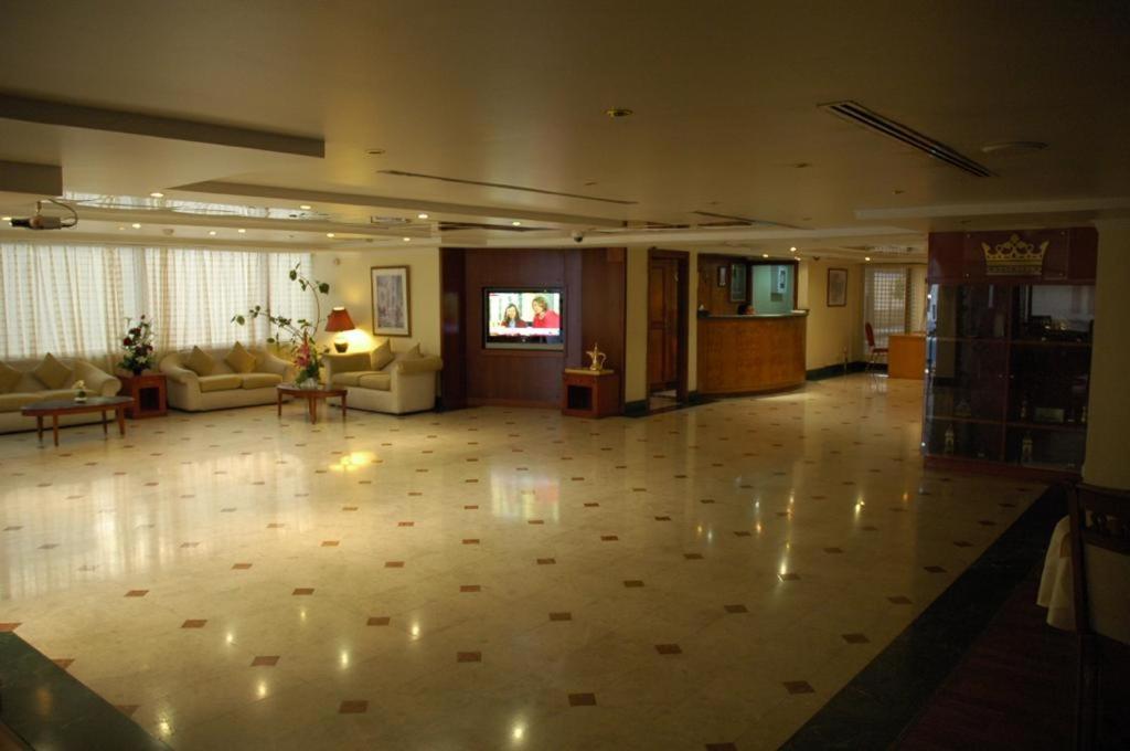 London Crown 2 Hotel Apartments Dubai Exterior foto